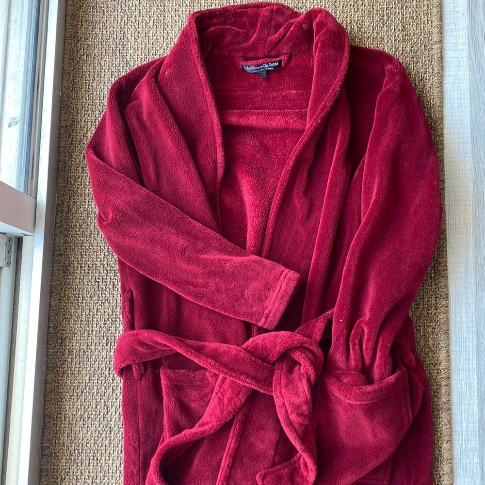 Burgundy robe (hugh hefner)
